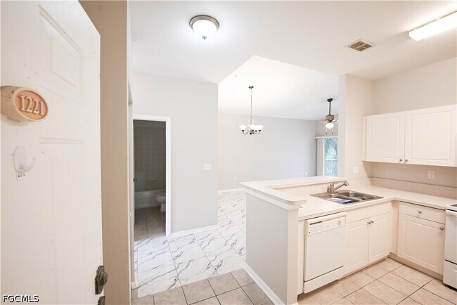 Building Photo - 15449 Bellamar Cir