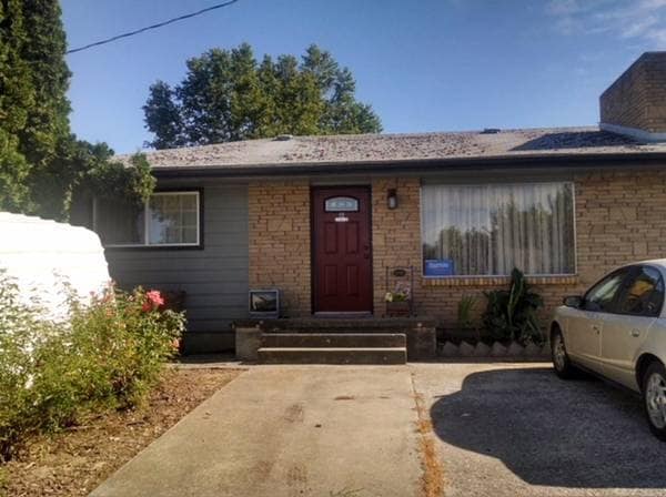 Building Photo - 520 Airway Ave