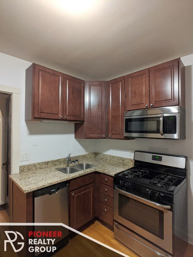 Foto del edificio - 2122 W Ainslie St