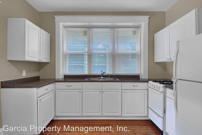 Building Photo - 1 br, 1 bath Apartment - 3122 Lackland Avenue