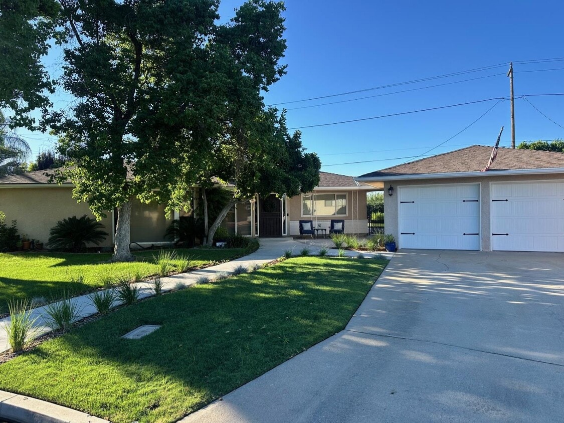 Primary Photo - 779 Almond Dr