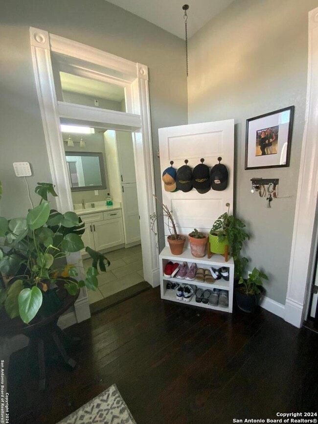 Photo - 309 Spruce St Apartment