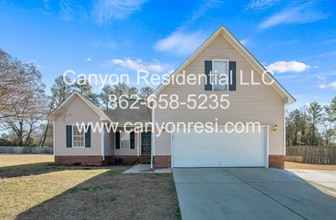 Building Photo - 260 Sanford Ct