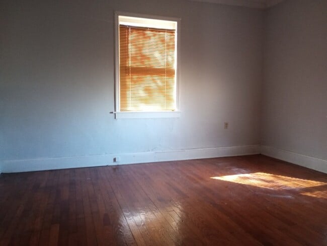Building Photo - 112 Sloans Grove Rd