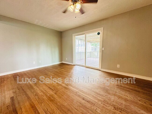 Building Photo - 1936 Symphony Ln