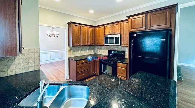 Building Photo - Beautiful ranch in the MOUNTAIN VIEW clust...