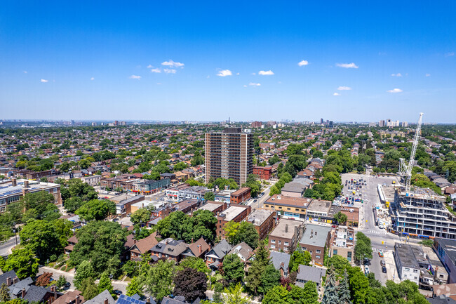 Aerial Photo - 161 Oakwood Ave