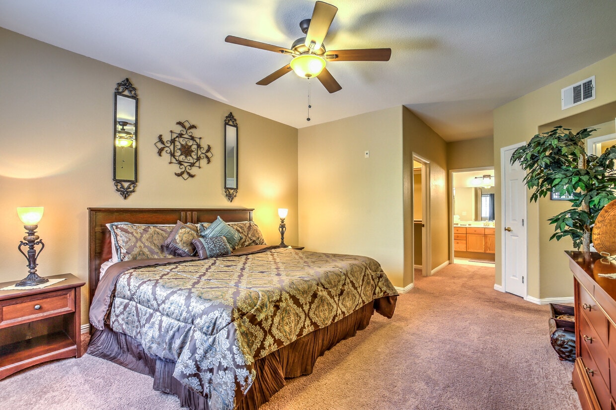 10525 Autumn Pine Ave Unit 102, Las Vegas, NV 89144 Condo for Rent in