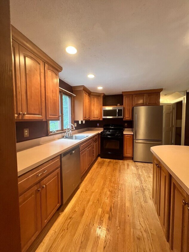 29 Stonehill Dr, Killingworth, CT 06419 House Rental in Killingworth