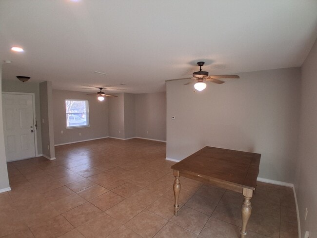 Building Photo - 3611 Palm Dr