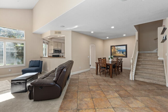 Building Photo - 16140 Av. Venusto