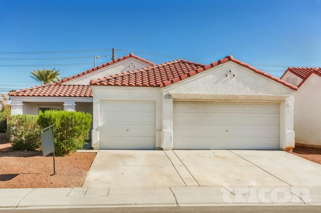 Building Photo - 2132 Meadow Green Ave