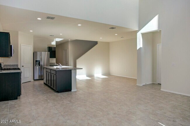Foto del edificio - 3681 N 307th Dr