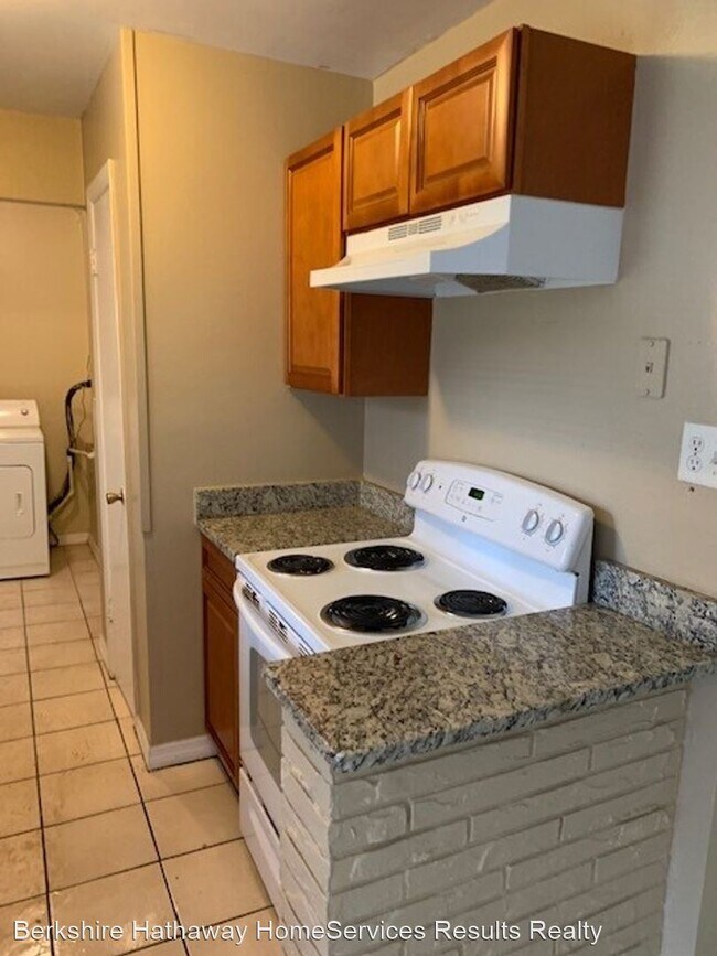 Building Photo - 3 br, 1 bath House - 4172 Kirkland Blvd