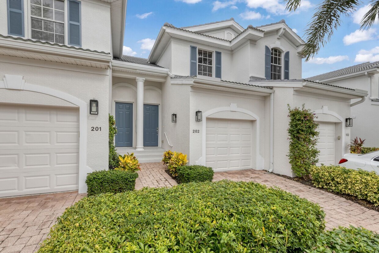 Primary Photo - ** AVIANO AT NAPLES ** 3 BED 2 BATH ** ANN...