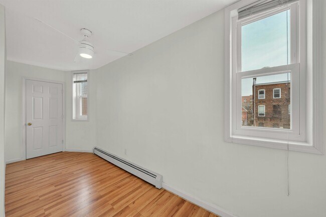 Foto del edificio - 811 Montgomery St