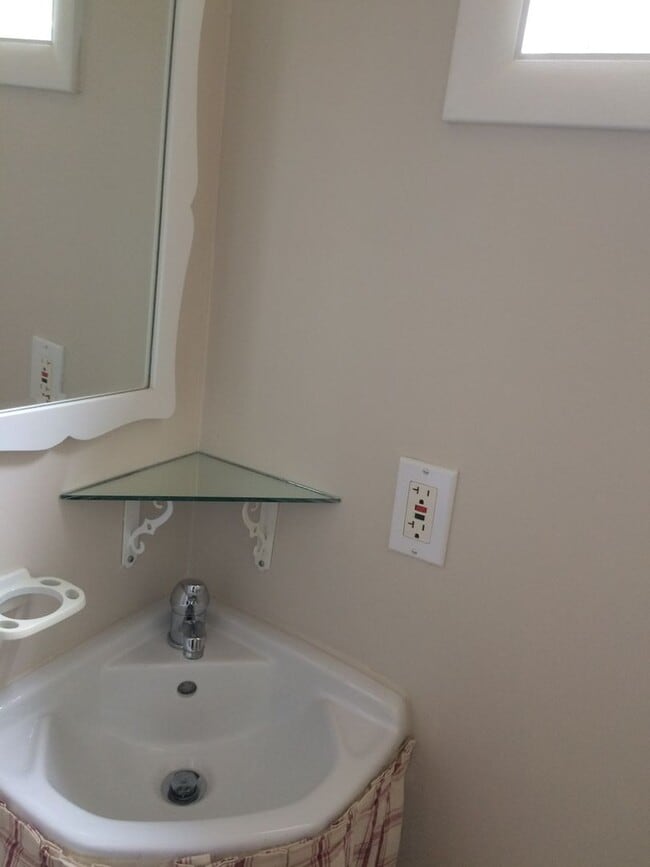 Photo - Beautiful 3 Bedroom House Behind Midtown