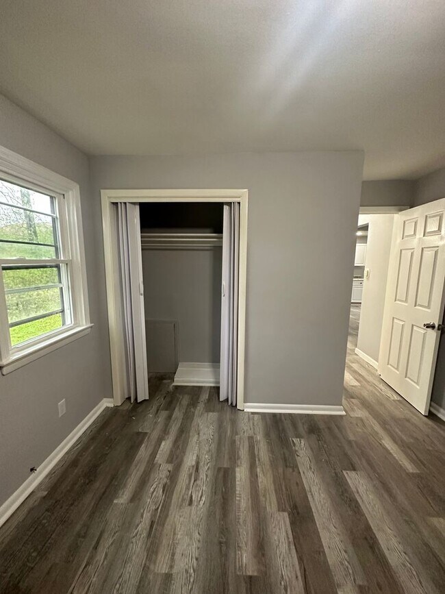 Foto del edificio - 4bd Single Garfield Section 8