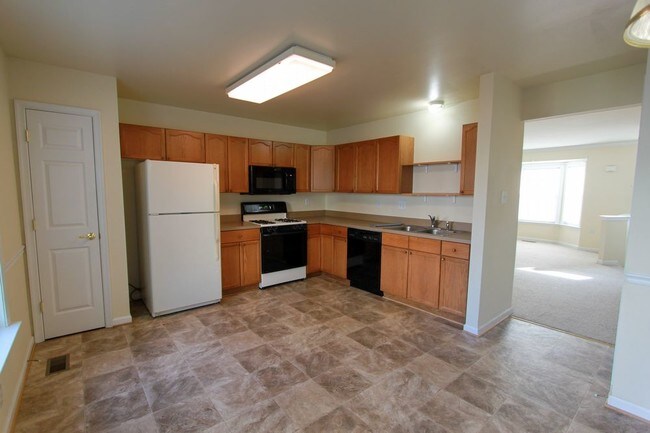 Building Photo - Litchfield 23