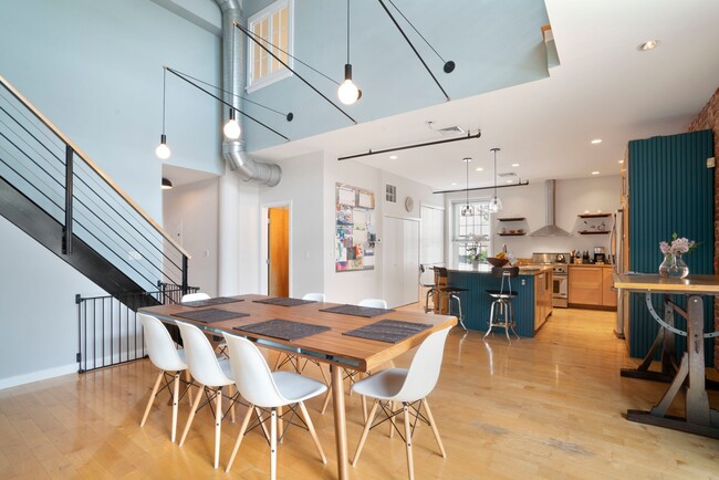 Foto del edificio - 8 Newcomb St