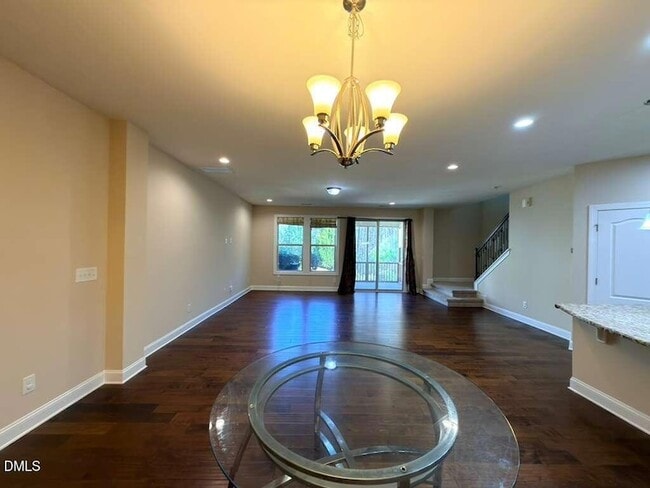 Building Photo - 305 Alamosa Pl