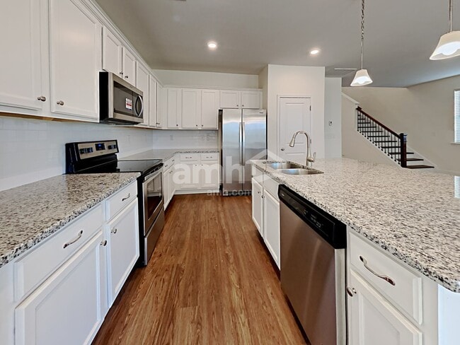 Building Photo - 115 Samara Ln