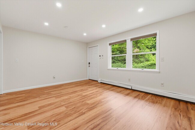 Foto del edificio - 133 N Smith Rd