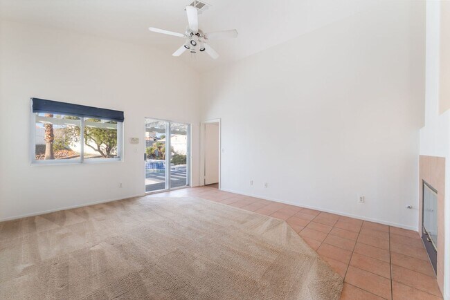 Foto del edificio - Beautiful 3-Bedroom Home with Private Pool and RV PARKING!