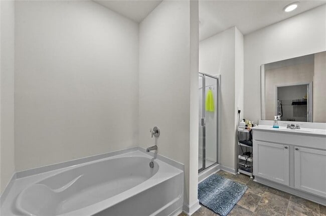 Building Photo - 120 Echo Ct