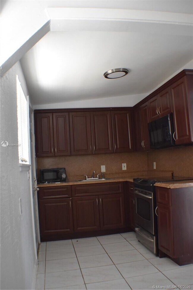 Foto del edificio - 1123 NW 15th Ave