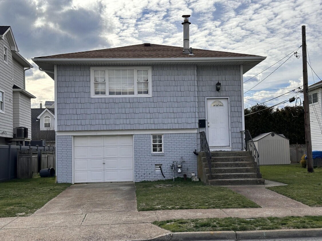 Foto principal - 159 Washington Blvd