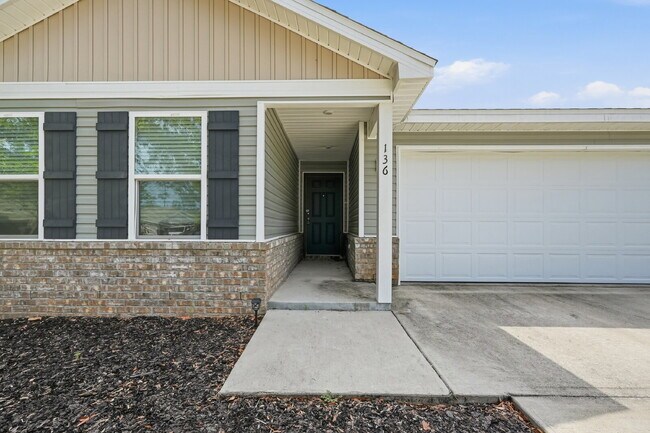 Foto del edificio - New community! Three bedrooms, two bathrooms and ready for you to move into!