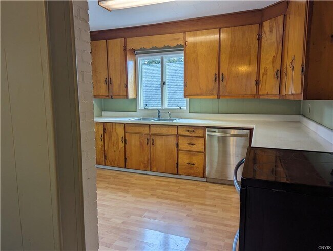Building Photo - 4925 Fayetteville Manlius Rd