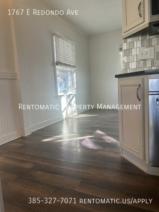 Building Photo - 1767 E Redondo Ave