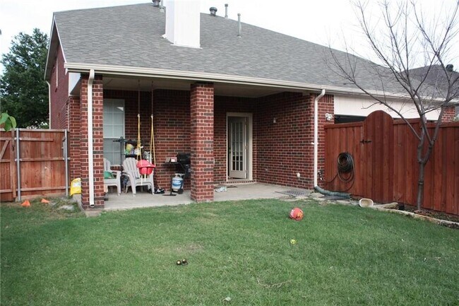 Building Photo - 9209 Azinger Dr