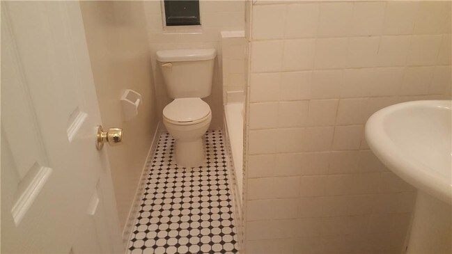 Building Photo - 184 Bradhurst Ave