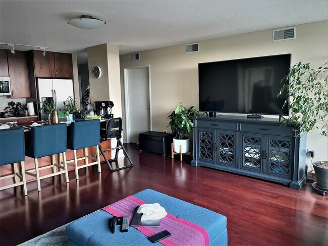 Foto del edificio - 9715 Woods Dr