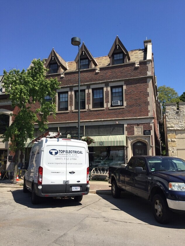 731 Elm St Unit 301, IL 60093 Condo for Rent in