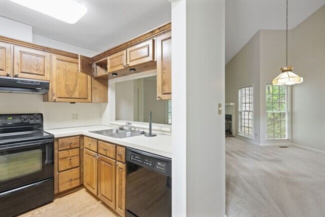 Building Photo - 1103 Esher Ct