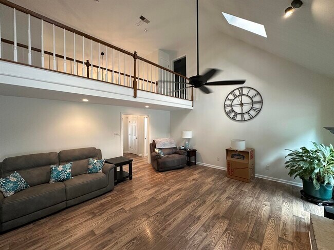 Foto del edificio - 9118 Fox Ridge Rd