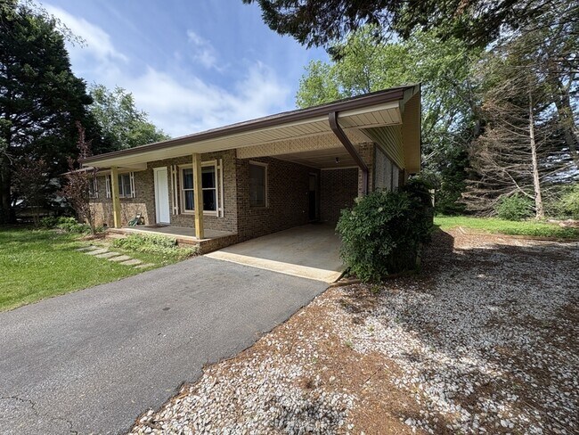 Foto del edificio - 4077 Brookfield Dr