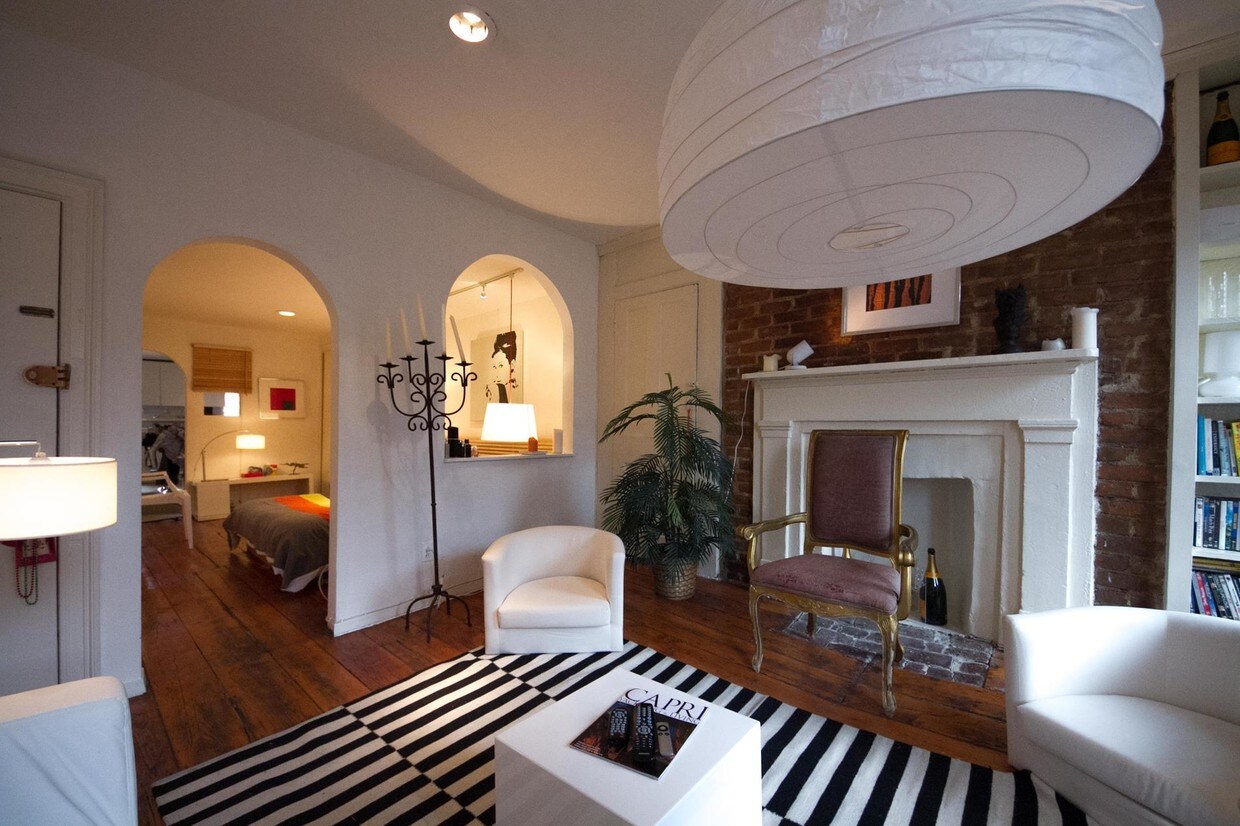 Building Photo - 84 East 7th Street