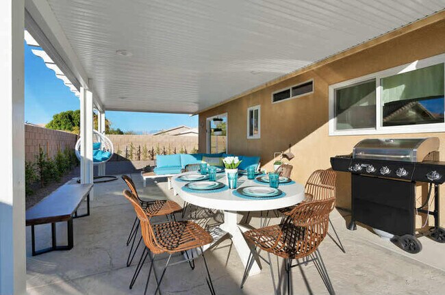 Building Photo - 83939 Carolina Ct