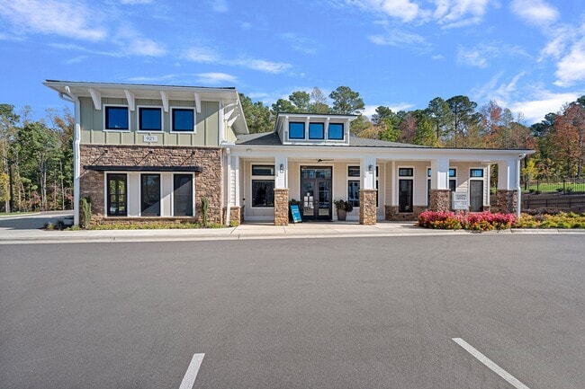 Building Photo - Hawthorne at Traditions