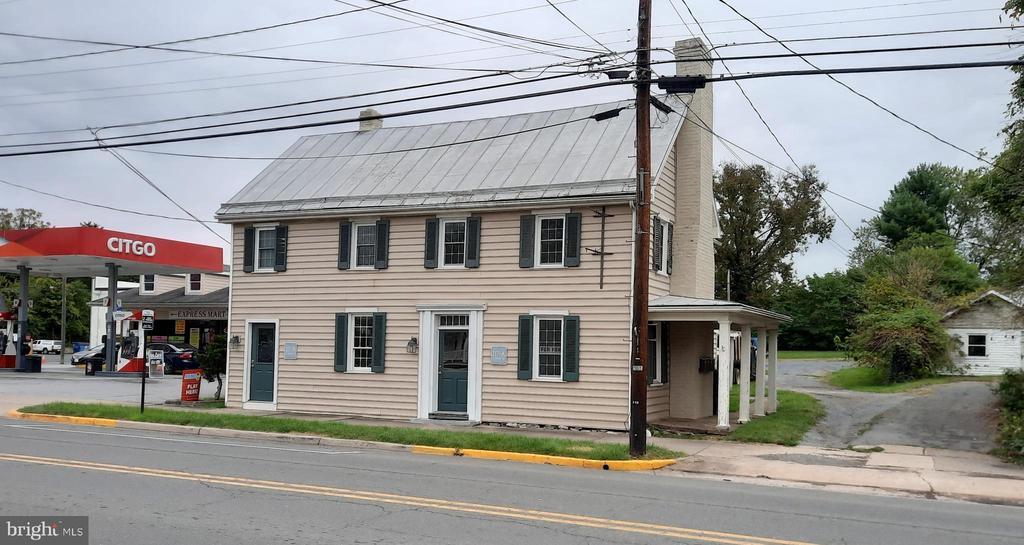 Foto principal - 217 S Main St