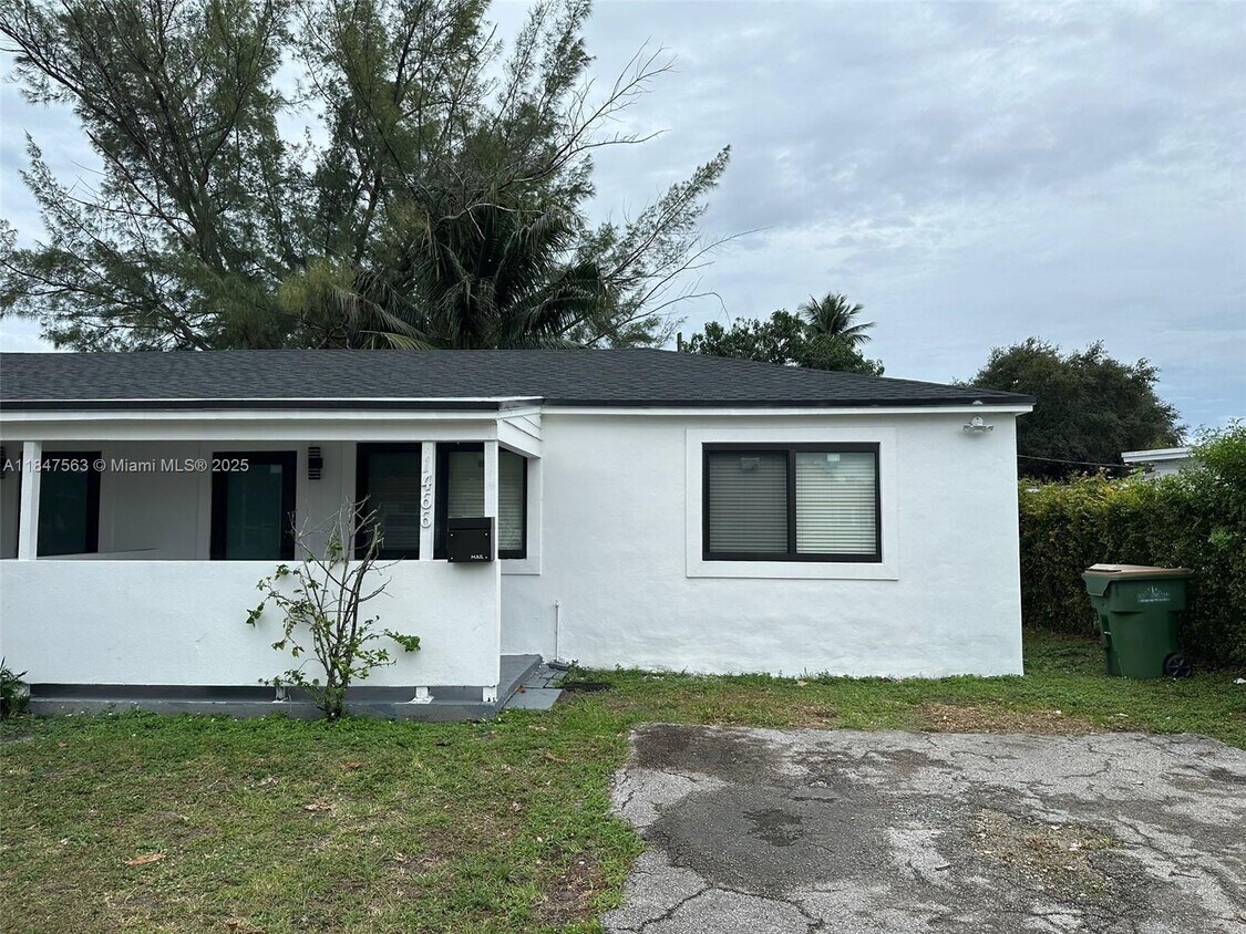 Foto principal - 1466 NE 135th St