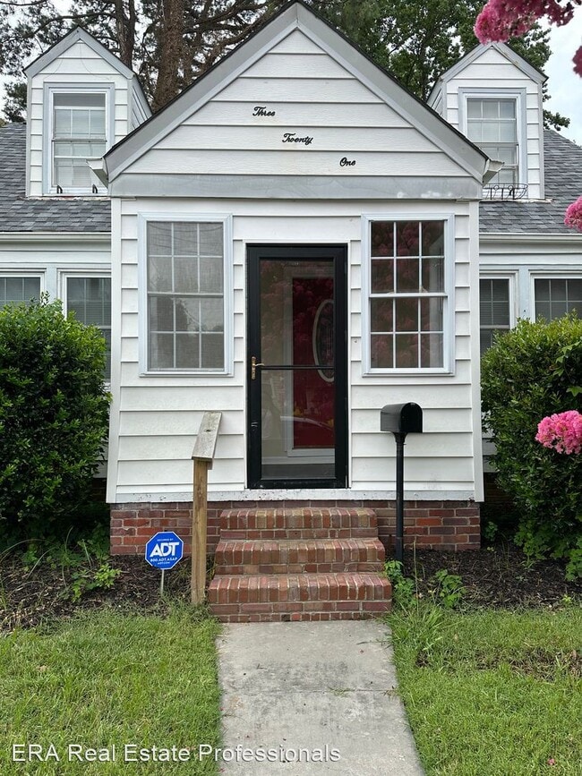 Building Photo - 3 br, 1 bath House - 321 E Randall Avenue
