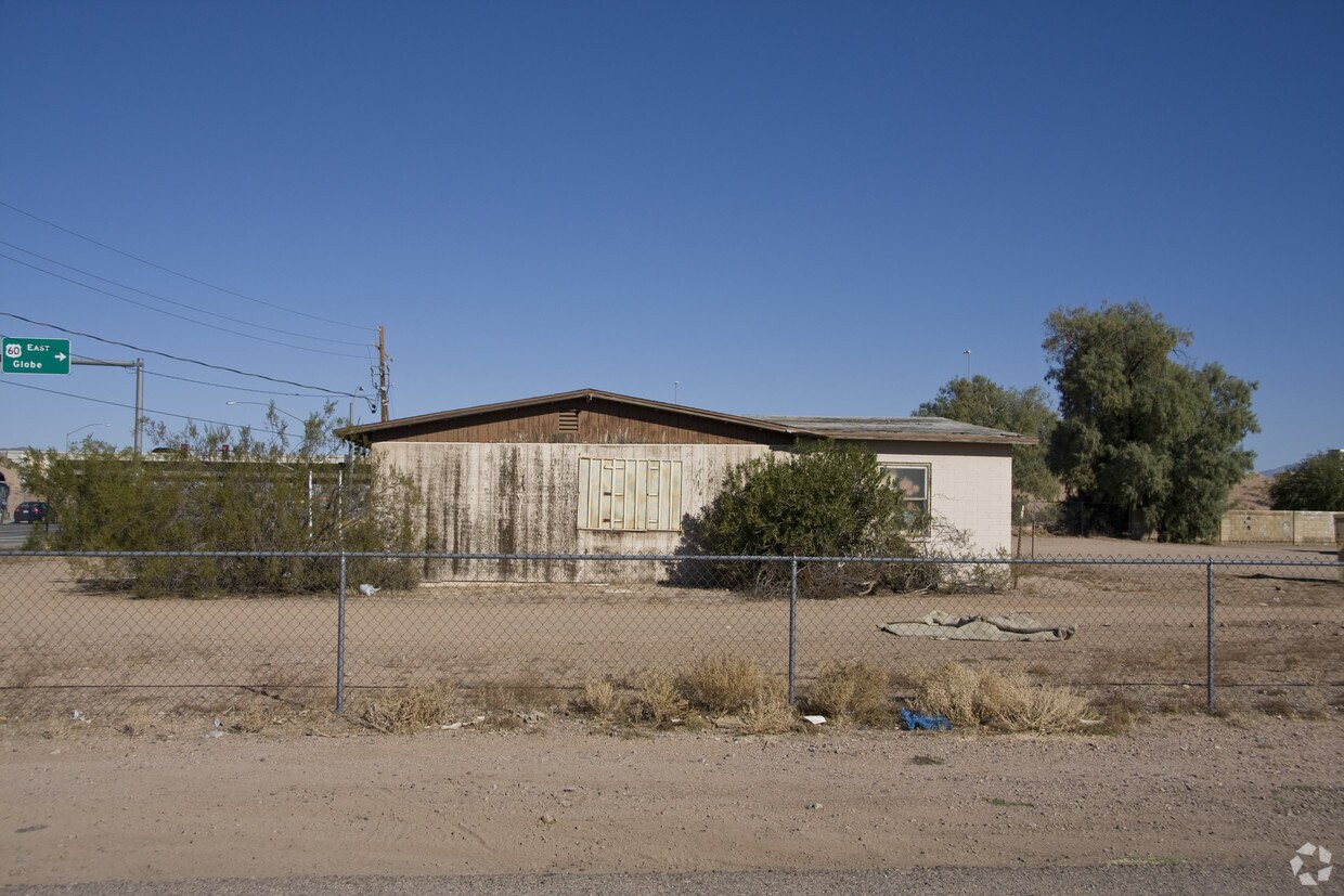 Primary Photo - 3309 S Tomahawk Rd