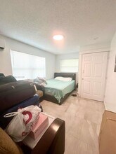 Building Photo - 6201 SW 37 Ct