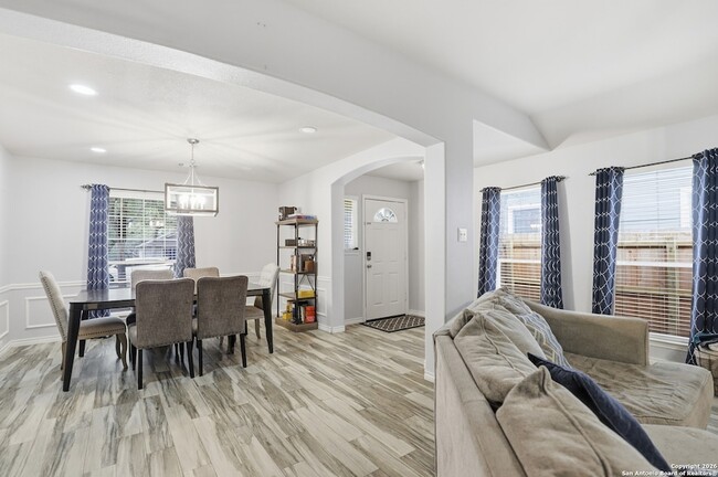 Building Photo - 414 Willow Grove Dr